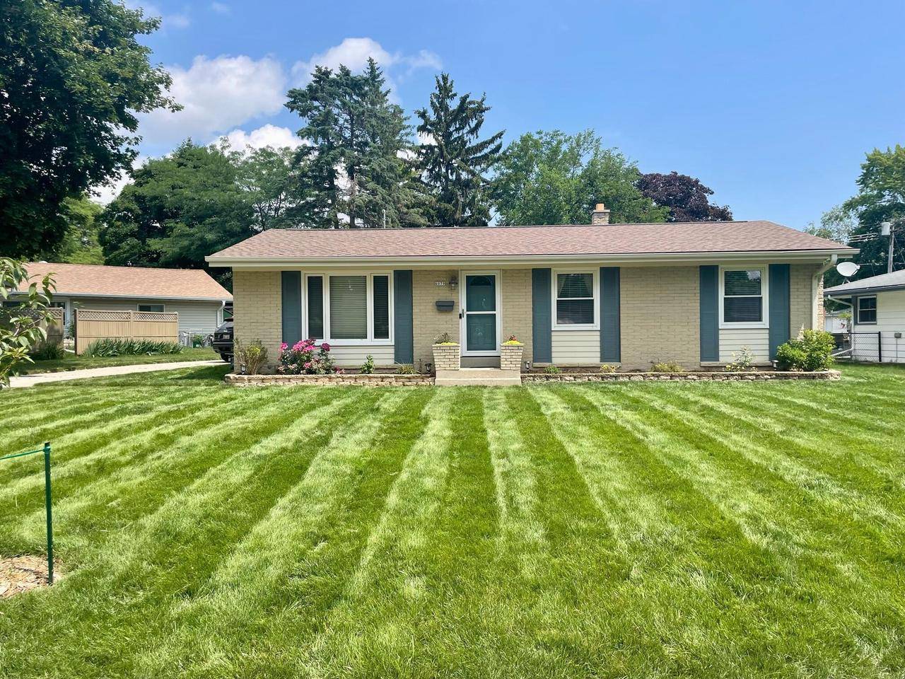 Greendale, WI 53129-2553,6079 Oriole LANE
