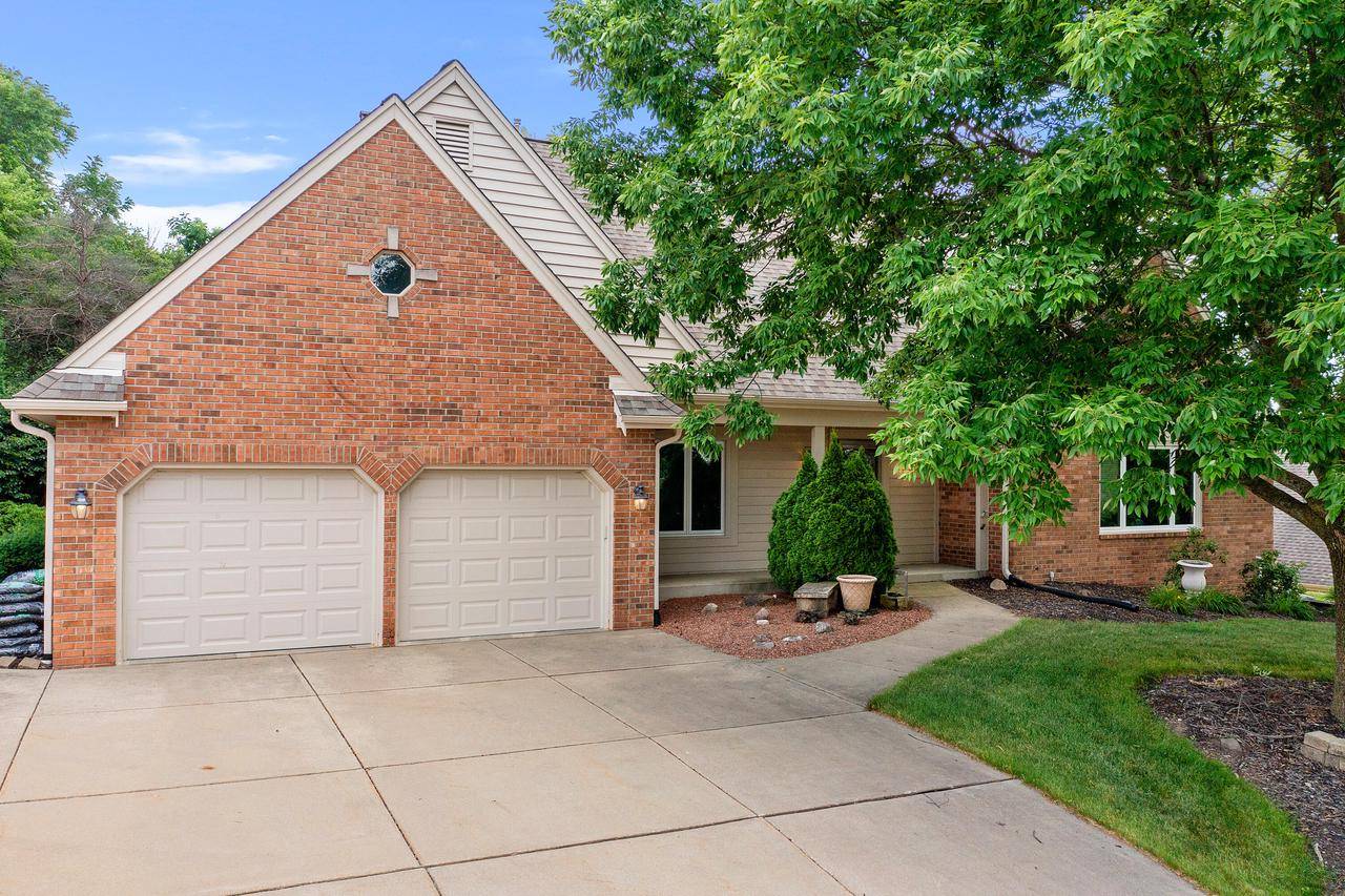Waukesha, WI 53189-8085,1645 Legend Hill LANE