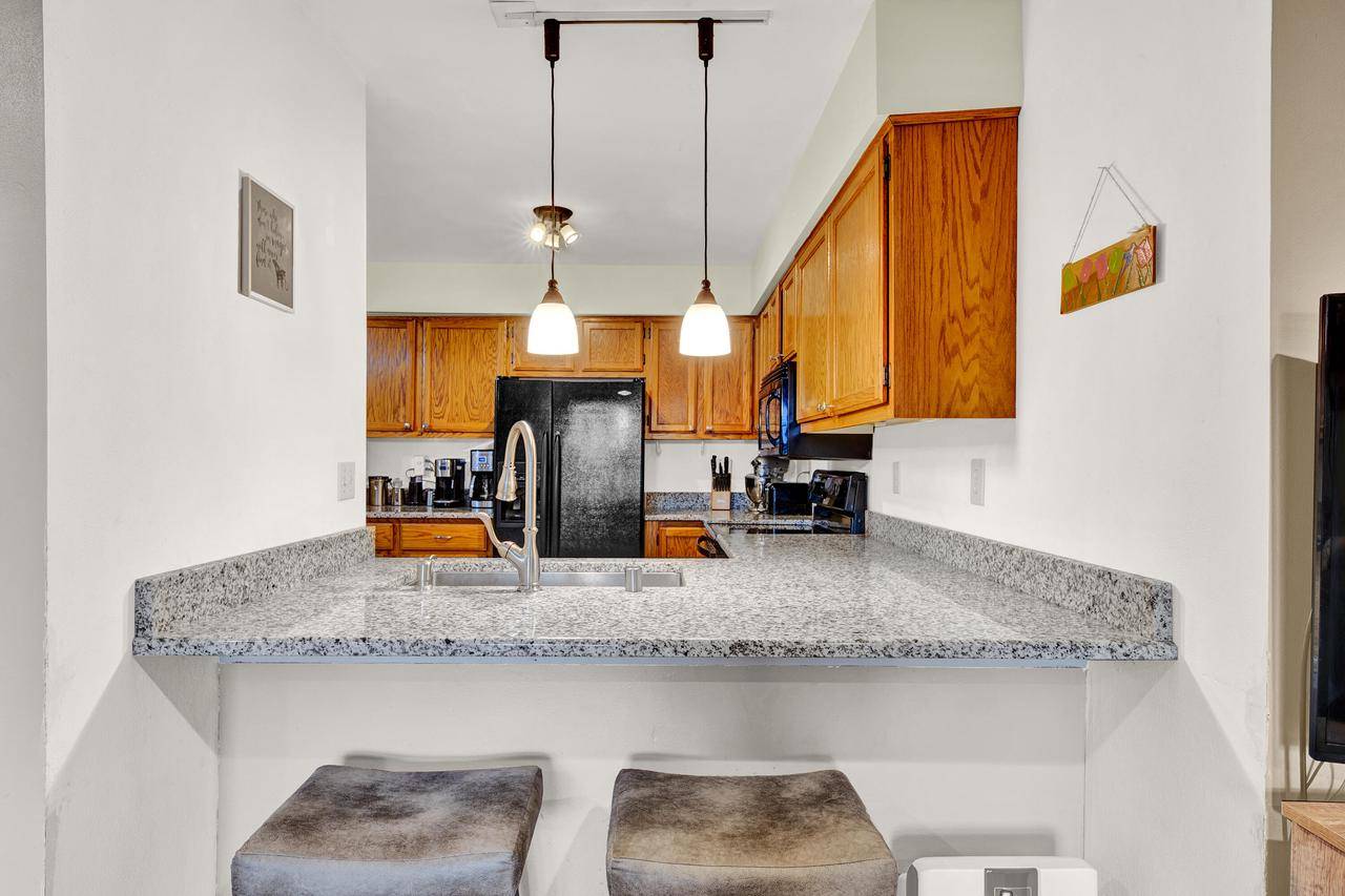 Pewaukee, WI 53072-1865,711 Quinlan DRIVE #B