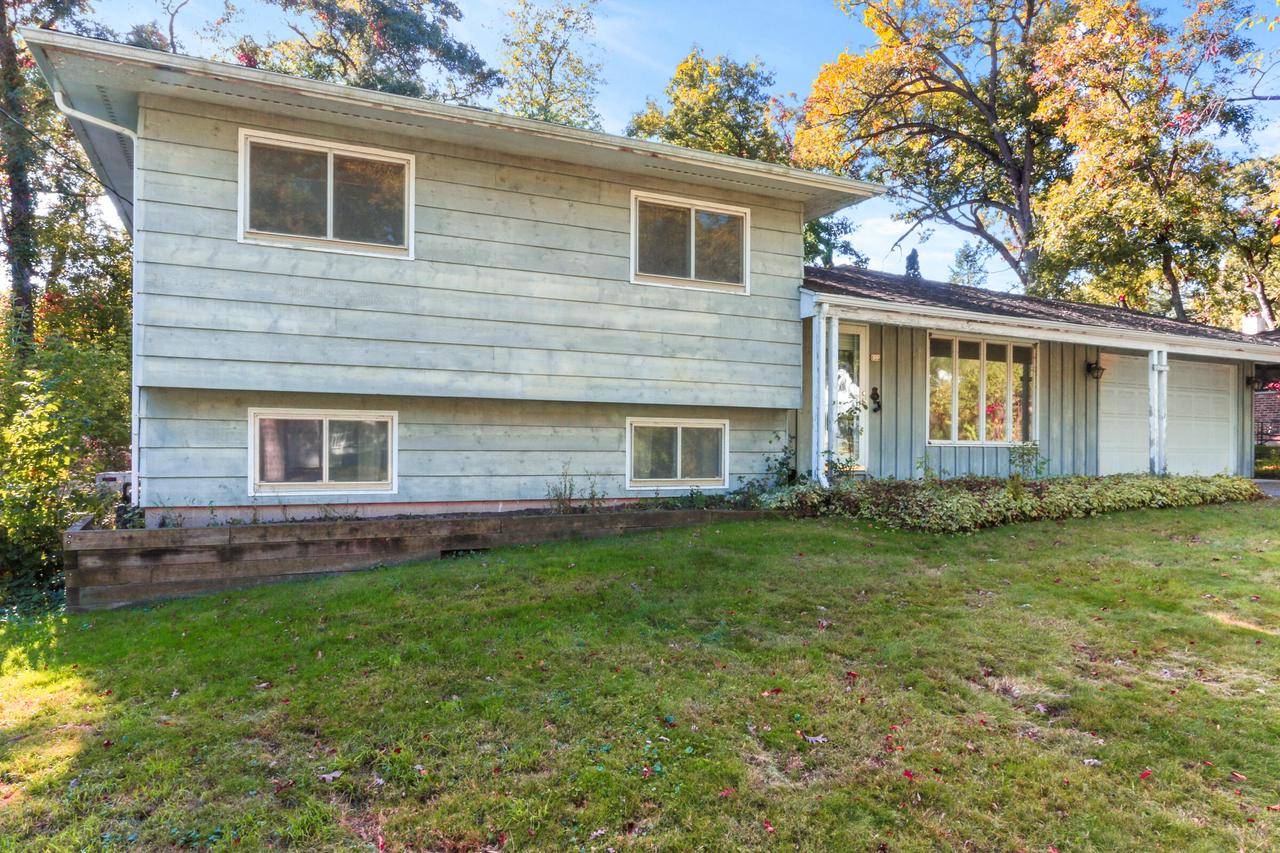 Fontana, WI 53125,853 Sauganash DRIVE