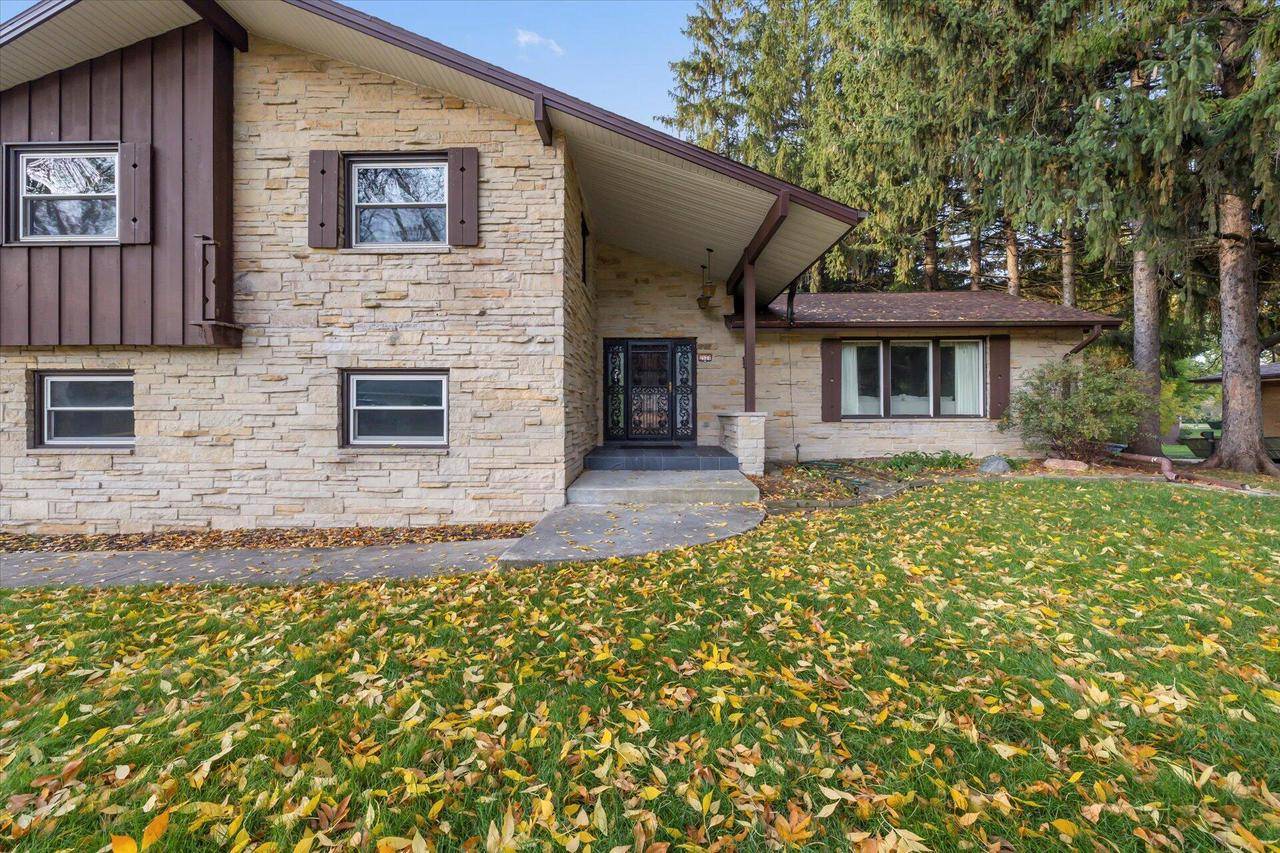 West Allis, WI 53227,2521 S Green Links DRIVE