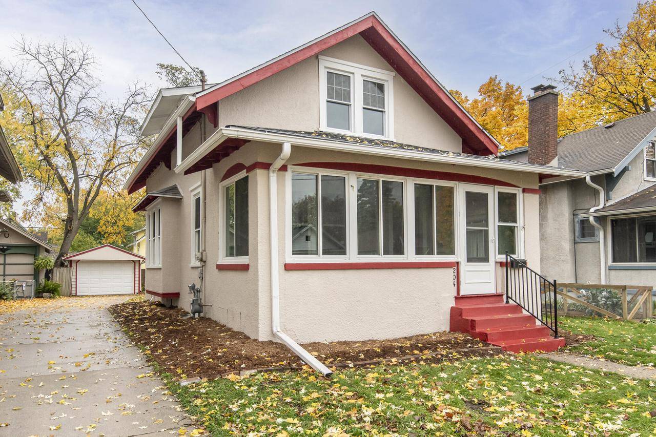 Waukesha, WI 53186,204 S West AVENUE