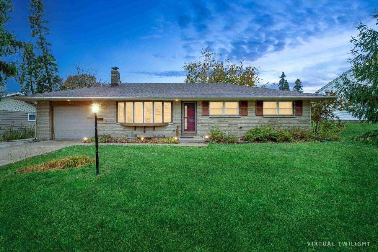 Monona, WI 53716,6007 Gateway GREEN