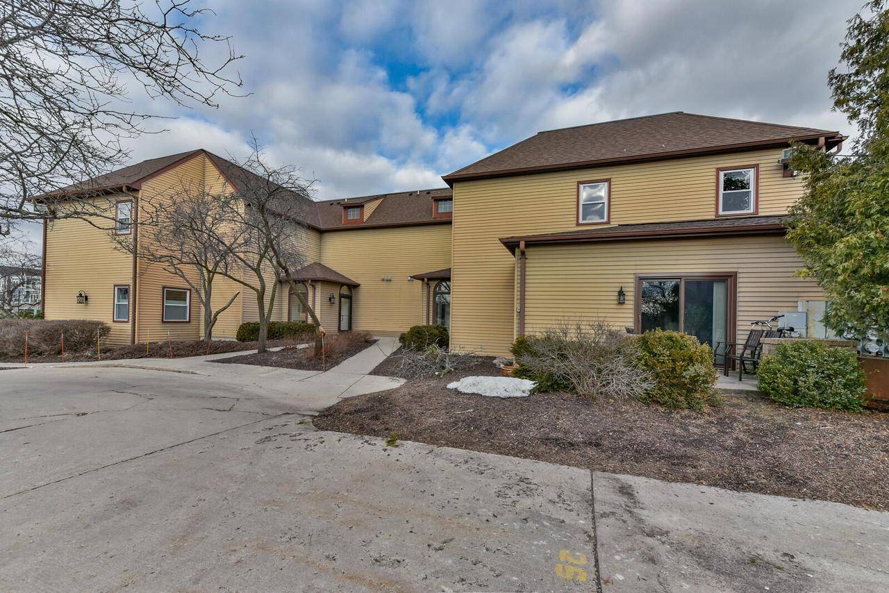 Pewaukee, WI 53072,100 Main STREET #103