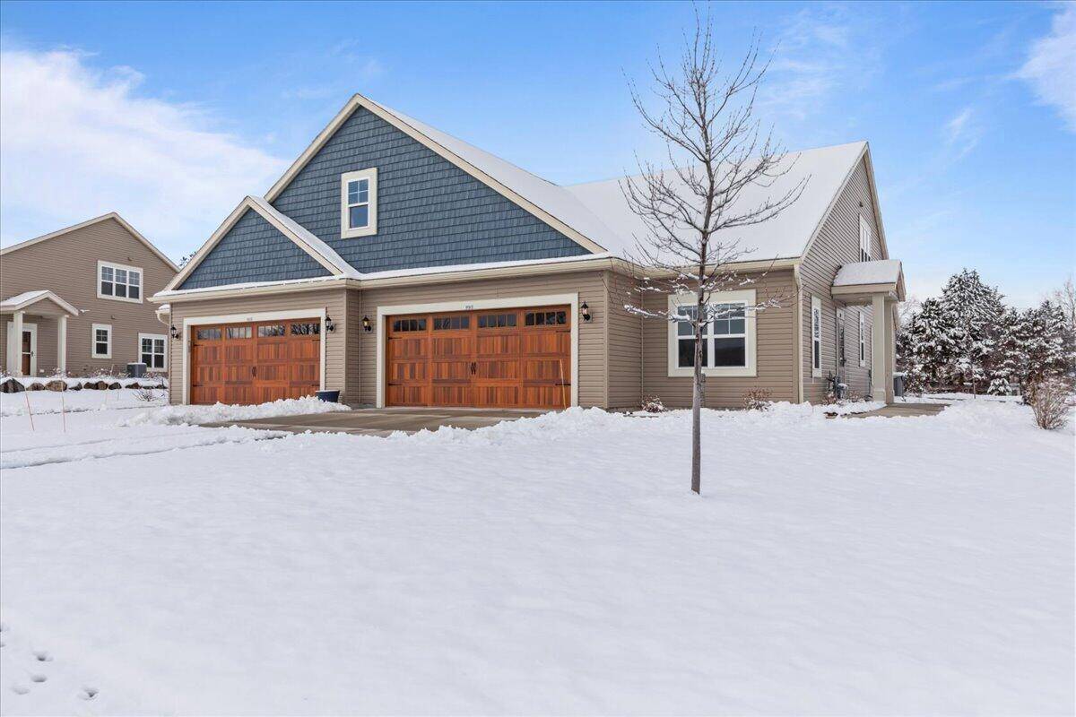 Hartford, WI 53027,850 Bridlewood DRIVE