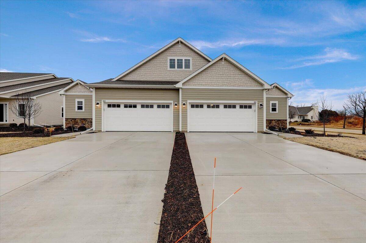 Hartford, WI 53027,794 Bridlewood DRIVE