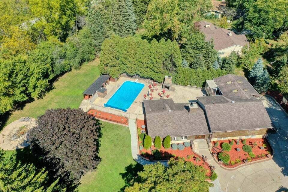 Greendale, WI 53129-1646,5781 Fern COURT