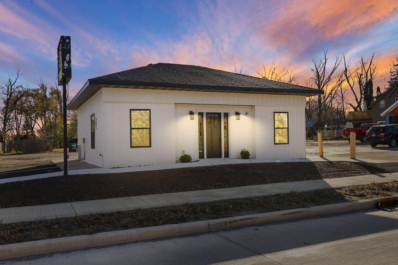 Salem, WI 53168,24221 75th STREET