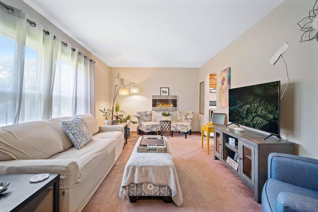 Greendale, WI 53129-2710,7451 Highview DRIVE #7453