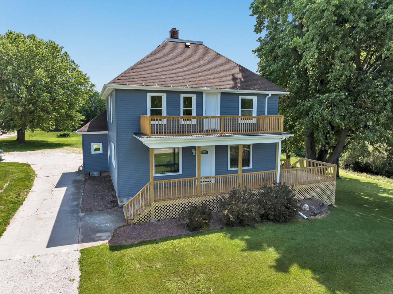 Cleveland, WI 53015-1124,16433 Mineral Springs ROAD