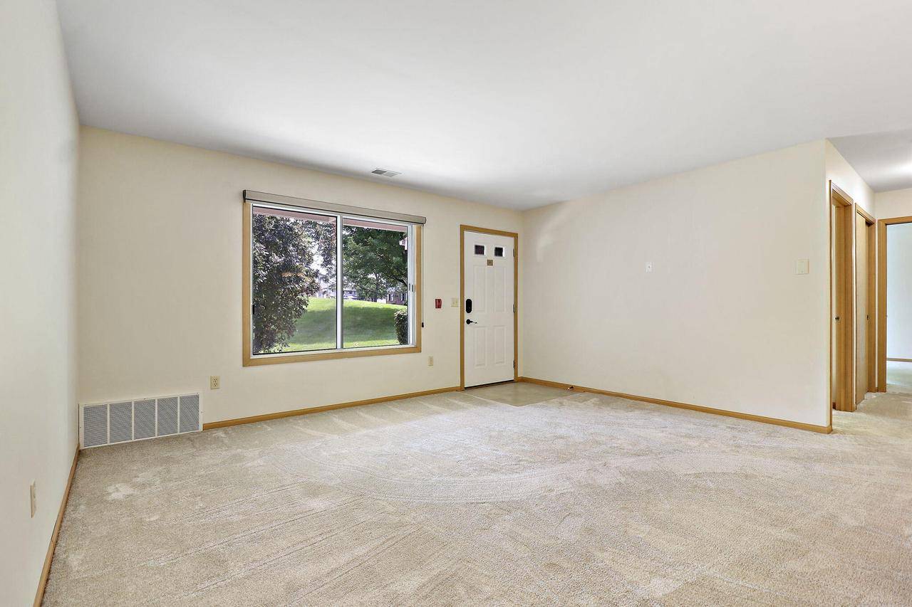 Mount Pleasant, WI 53406-6340,1141 N Sunnyslope DRIVE #103