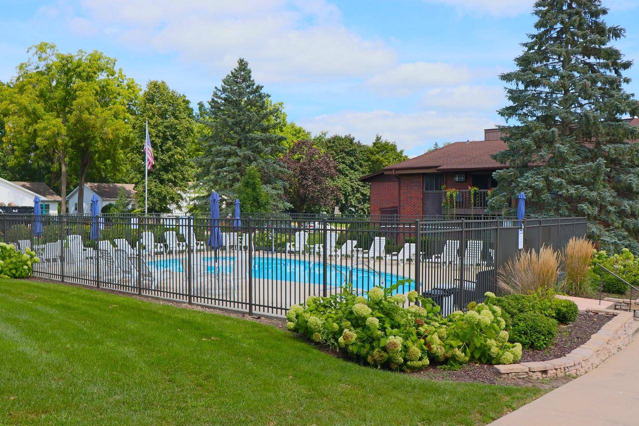 Lake Geneva, WI 53147,1250 Wisconsin STREET #102B