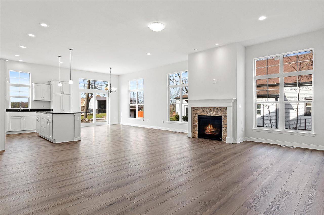 Pewaukee, WI 53072,410 Sandy CIRCLE