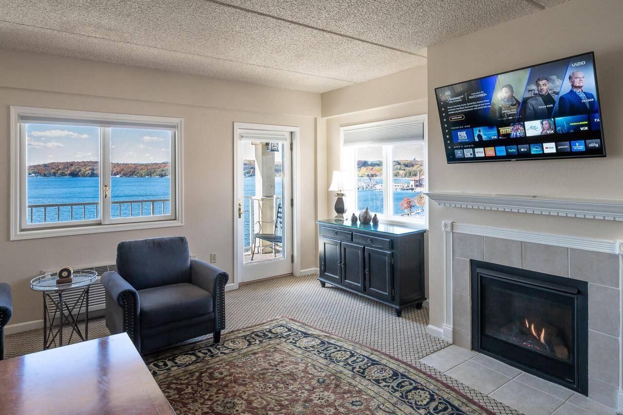 Lake Geneva, WI 53147,335 Wrigley DRIVE #405.6