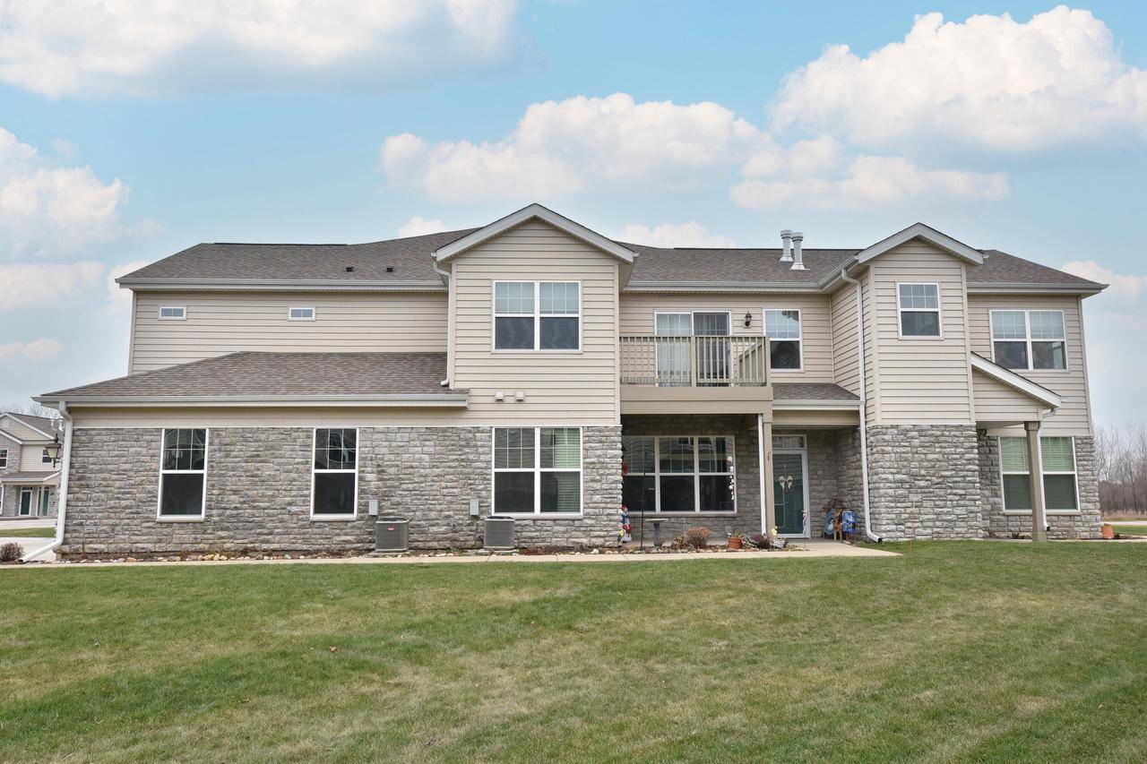 Pewaukee, WI 53072,N17W26480 Meadowgrass CIRCLE #30F