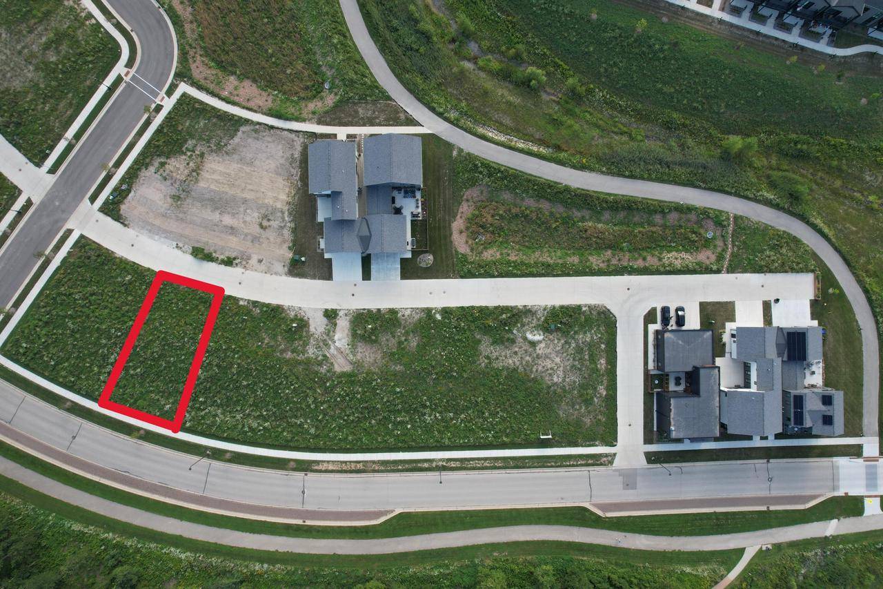 Oak Creek, WI 53154,9415 S LAKE VISTA PARKWAY #3007