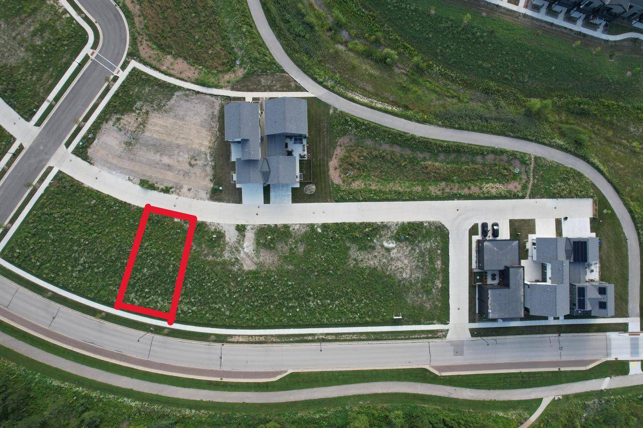 Oak Creek, WI 53154,9407 S LAKE VISTA PARKWAY #3006