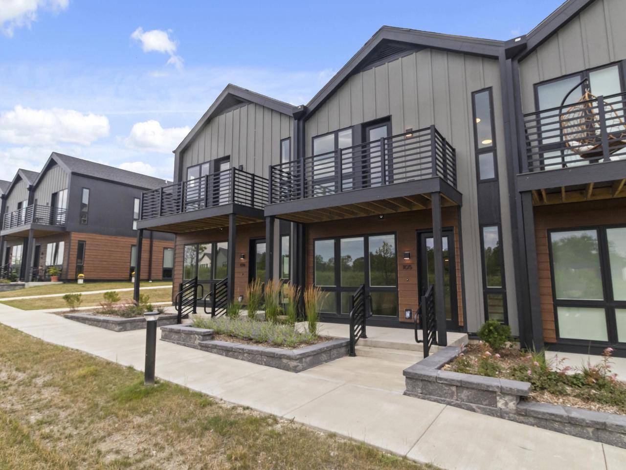 Oak Creek, WI 53154,9352 S Alder PLACE #105