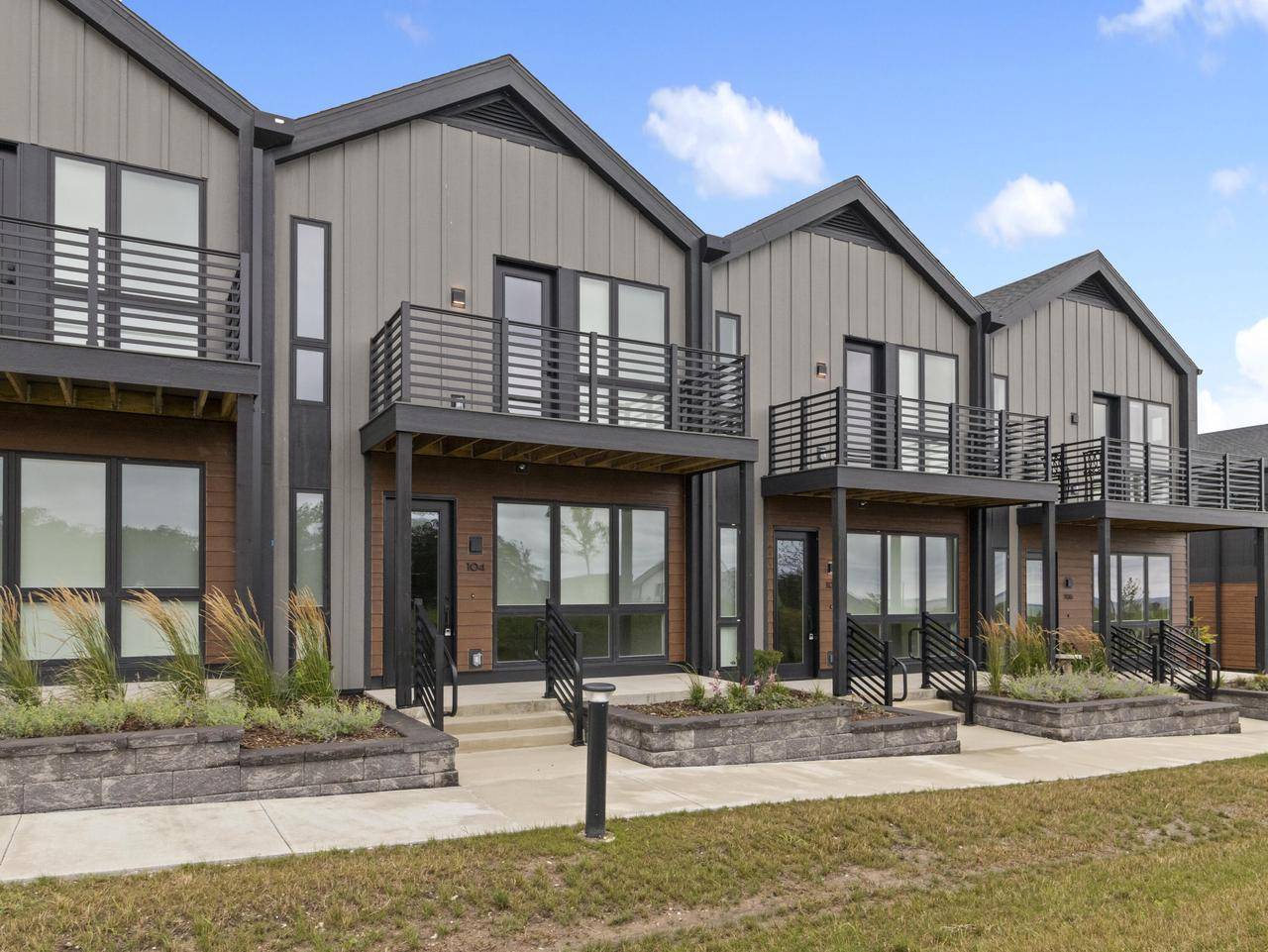 Oak Creek, WI 53154,9378 S Alder PLACE #104
