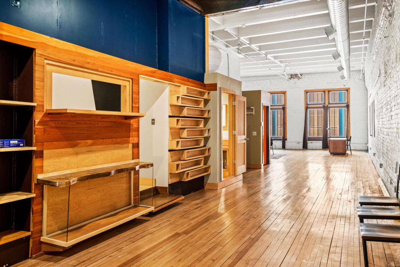 Milwaukee, WI 53202,326 N Water STREET #3