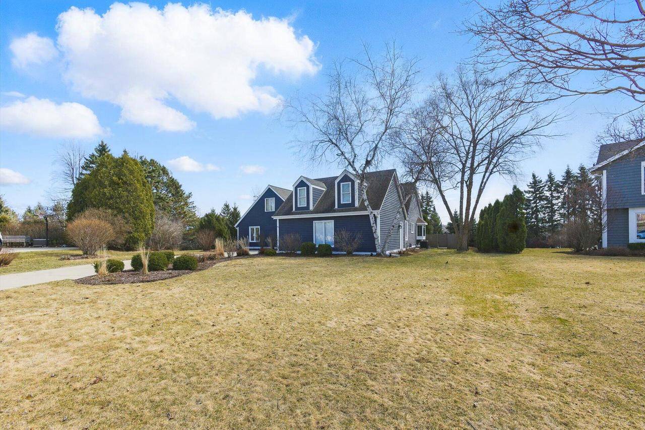 Brookfield, WI 53045-4005,2330 Chanticleer DRIVE