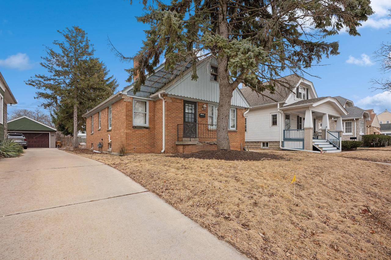 West Allis, WI 53227,2152 S 97th STREET