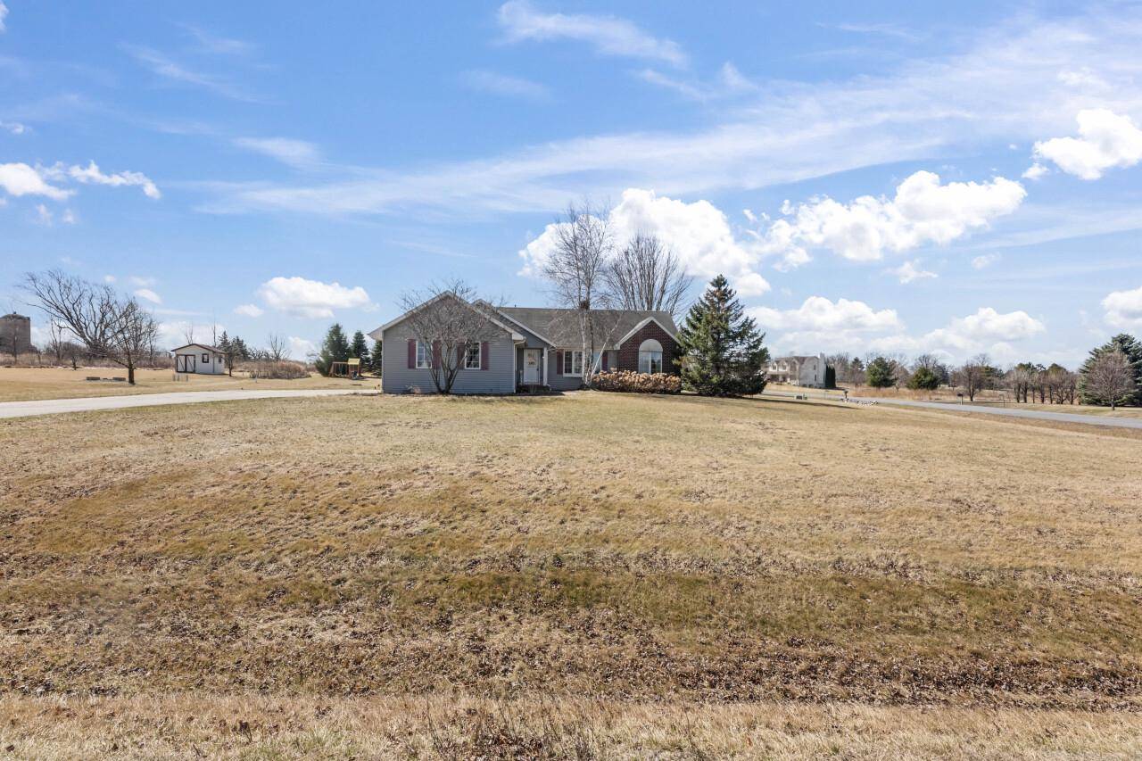 Elkhorn, WI 53121-2570,W4653 Ridgeview ROAD