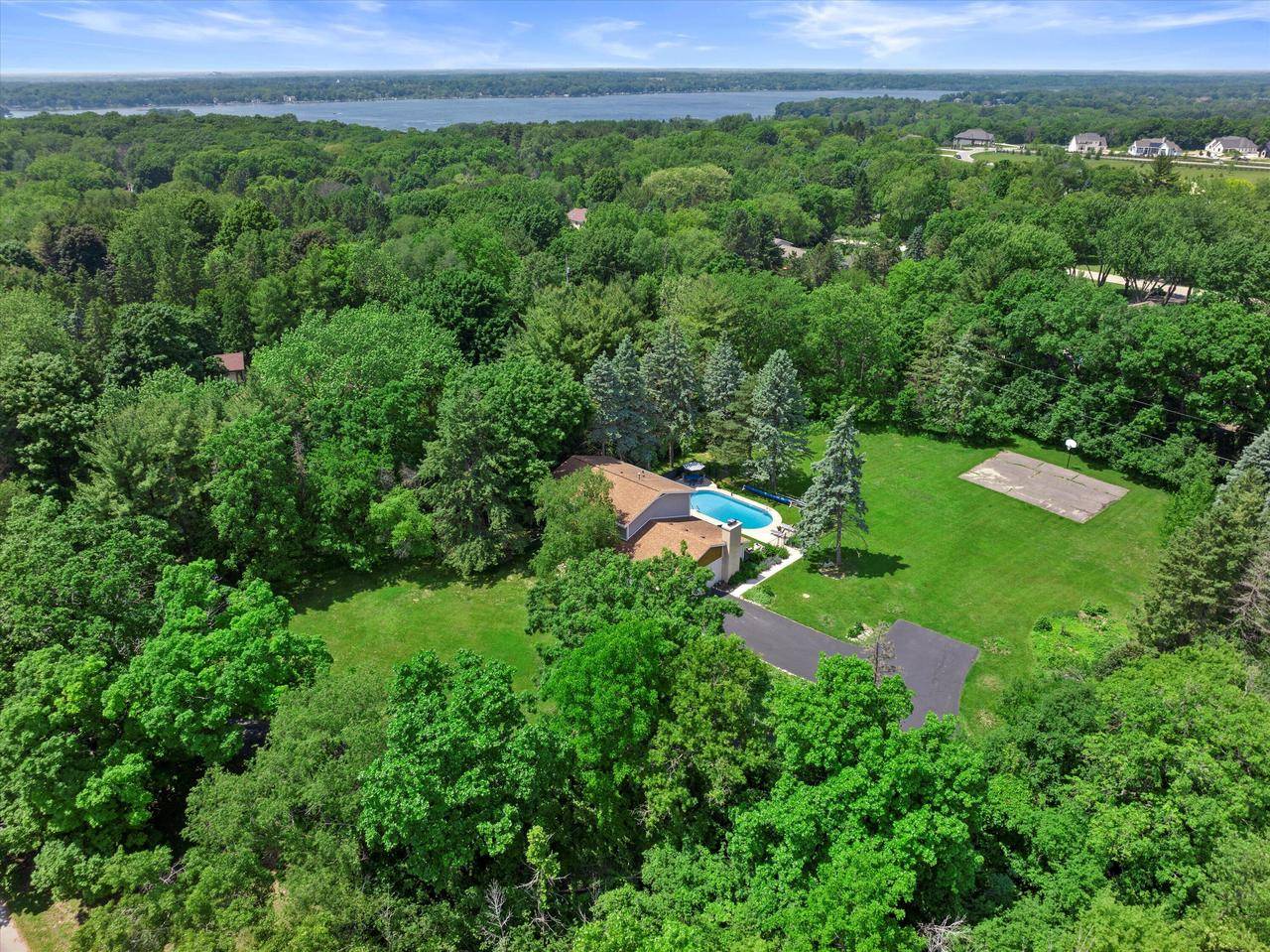 Hartland, WI 53029-9396,2925 Meadow LANE