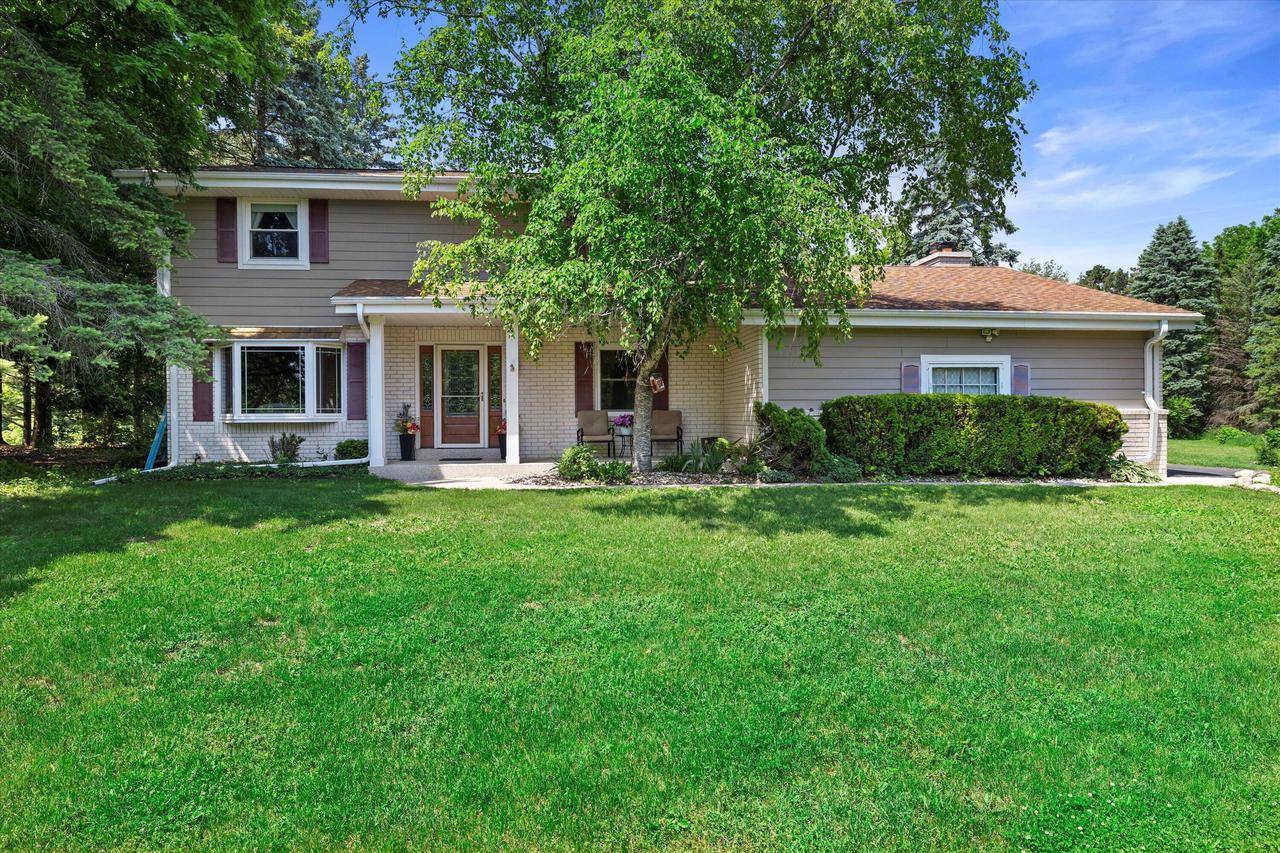 Hartland, WI 53029-9396,2925 Meadow LANE