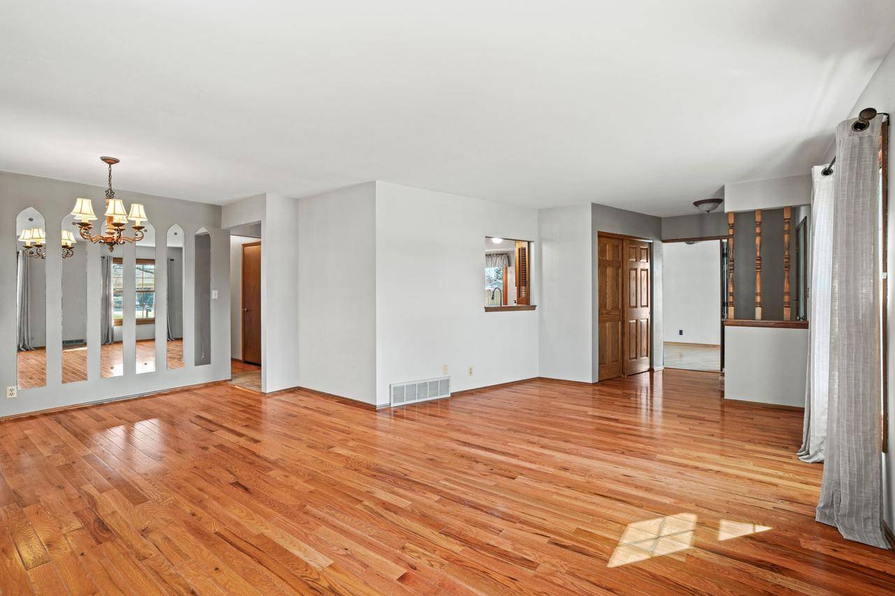 Milwaukee, WI 53221,5300 S 24th STREET