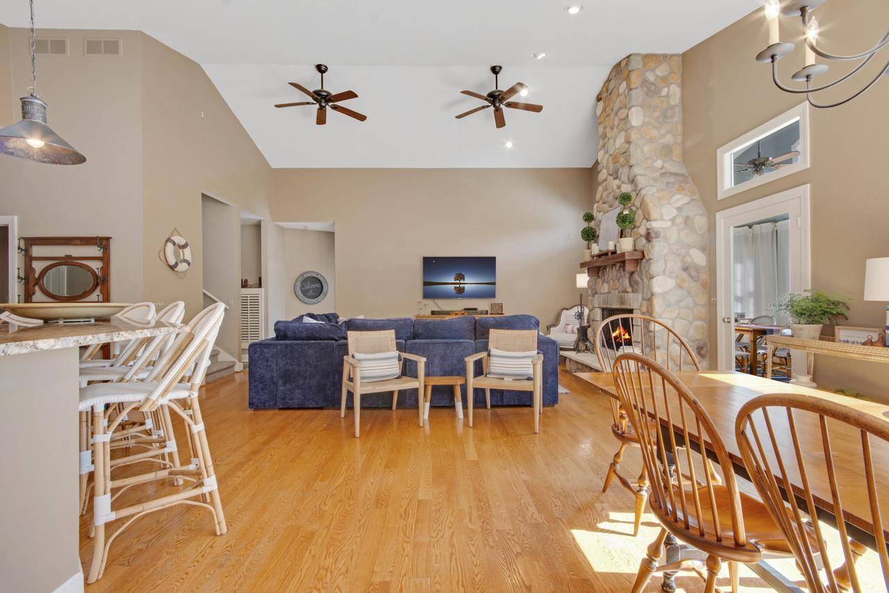 Fontana, WI 53125-1817,73 Saint Andrews TRAIL