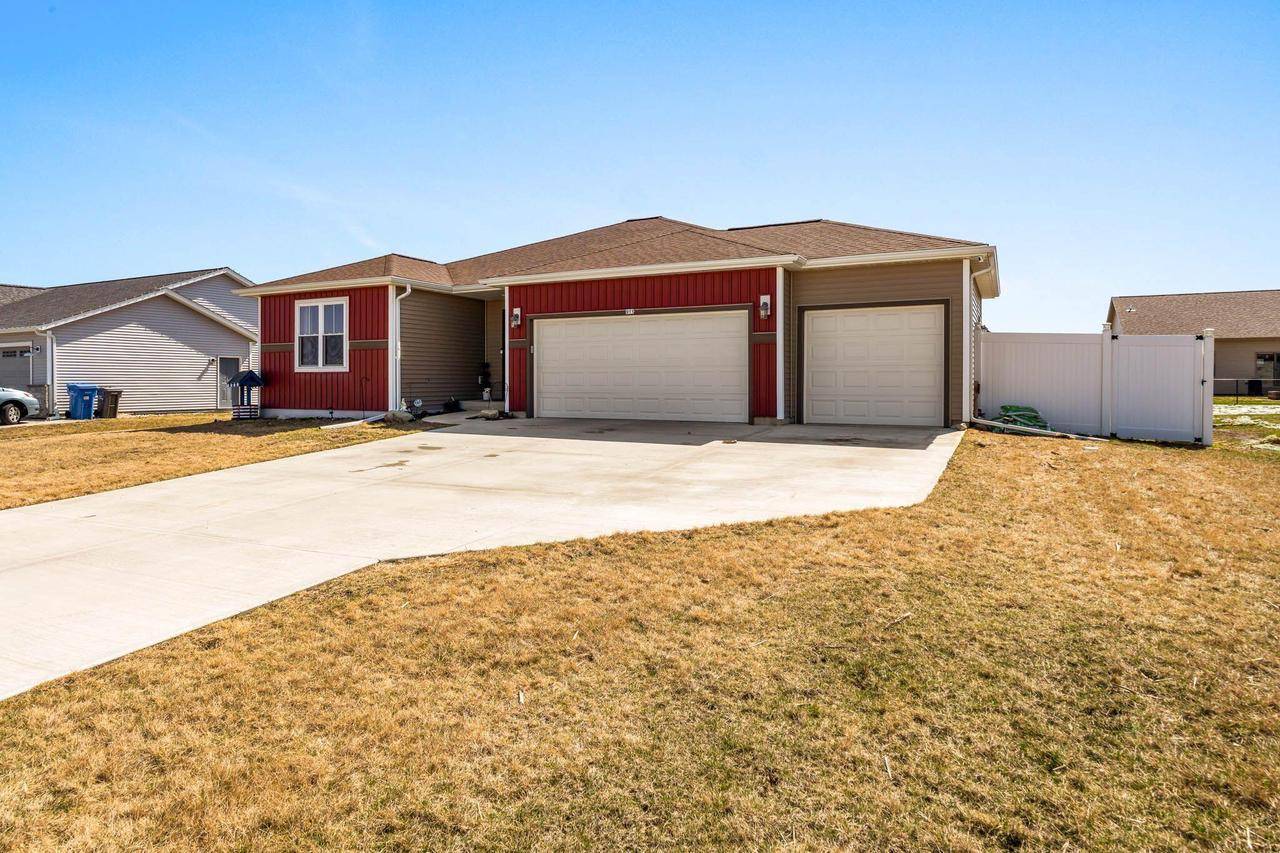 Watertown, WI 53094-6226,911 Ridge COURT
