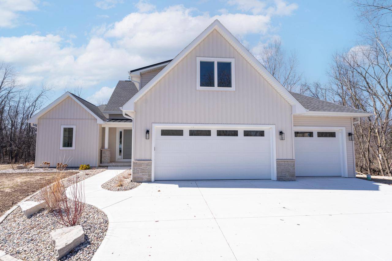 Oshkosh, WI 54902,3869 Candlish Harbor LANE