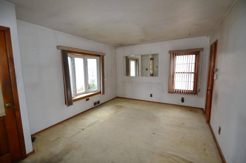 West Allis, WI 53214-2325,800 S 111th PLACE
