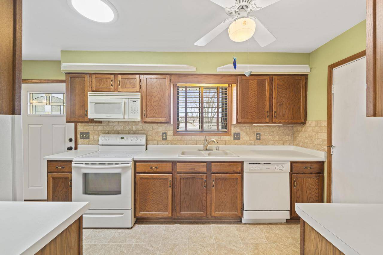 Cedarburg, WI 53012,W70N903 Evergreen COURT