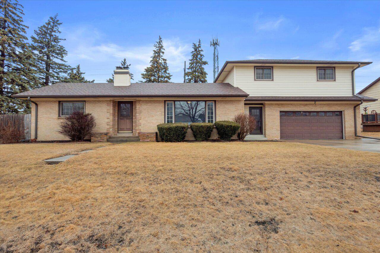 Greenfield, WI 53220-2845,8350 W Plainfield AVENUE