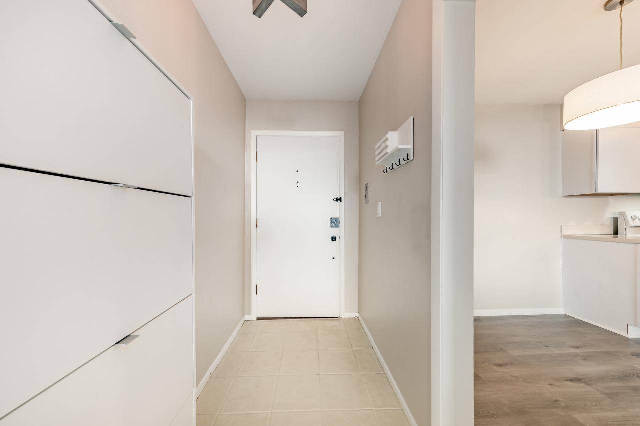 Whitefish Bay, WI 53217,805 E Henry Clay STREET #304