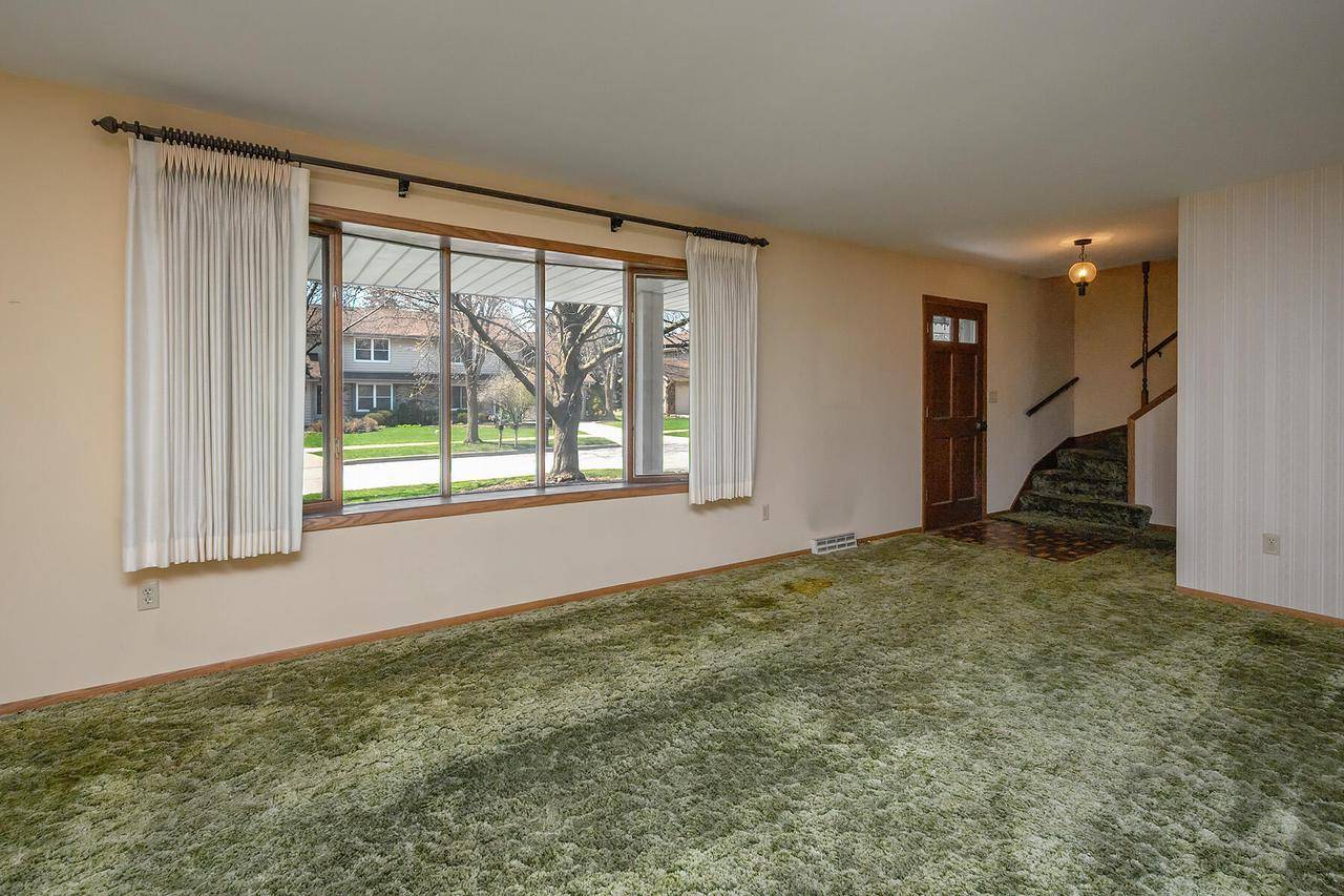 Greendale, WI 53129-2845,6624 Radburn LANE