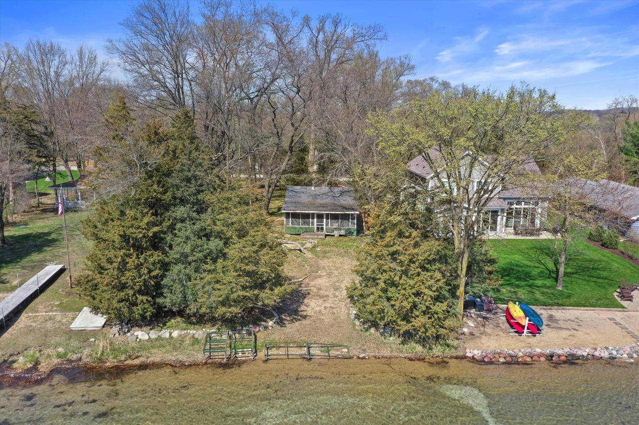 Dousman, WI 53118,W378S4807 E Pretty Lake ROAD