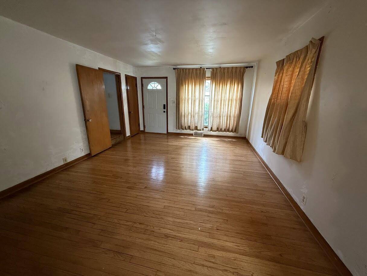 Milwaukee, WI 53222-3011,3613 N 77th STREET