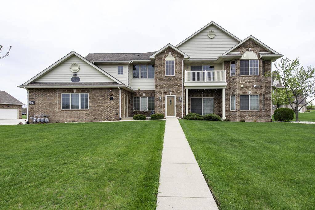 Pleasant Prairie, WI 53158,9255 66th AVENUE #33