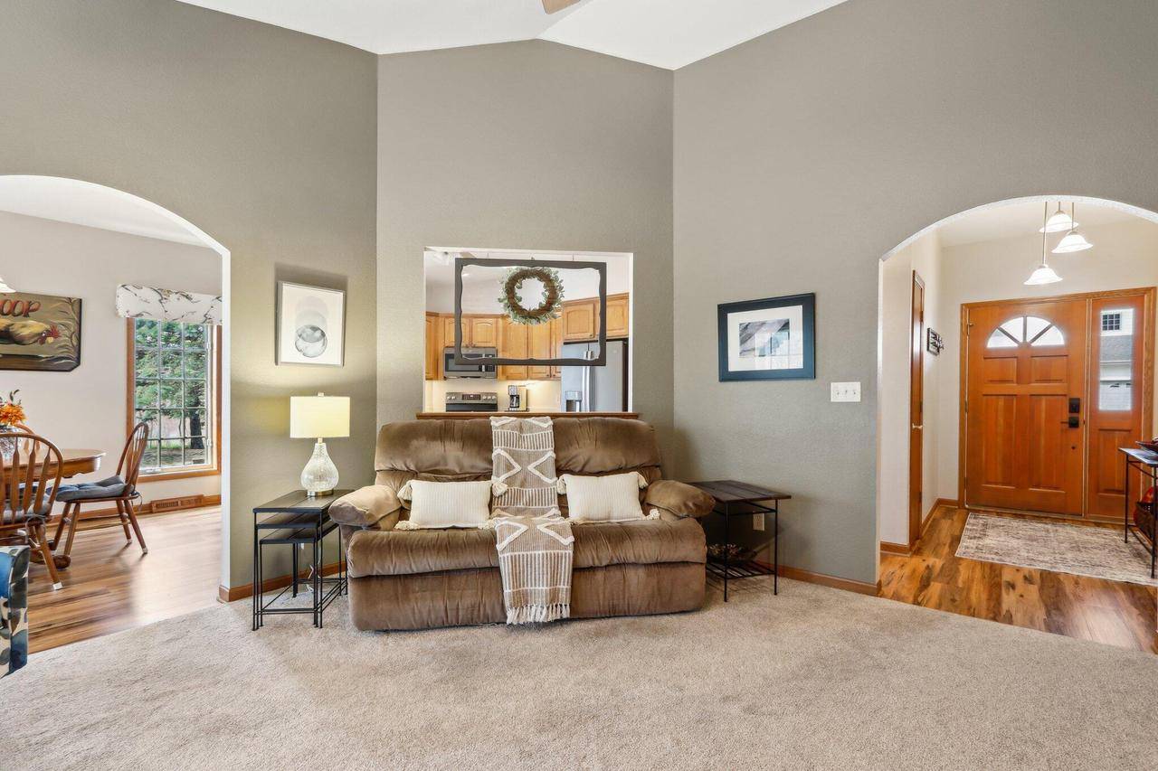 Franklin, WI 53132-1716,11385 W Rawson AVENUE