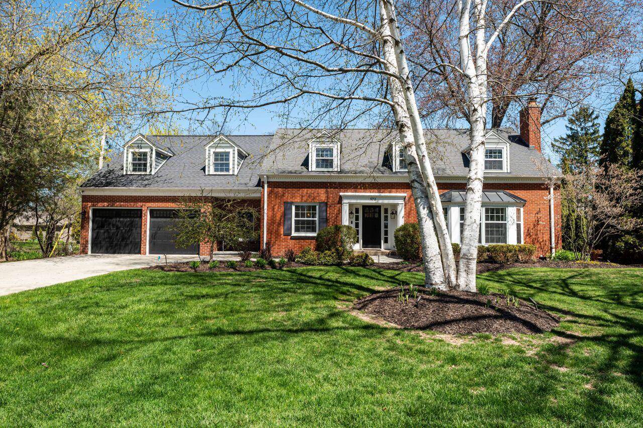 Fox Point, WI 53217-2807,972 E Fox LANE