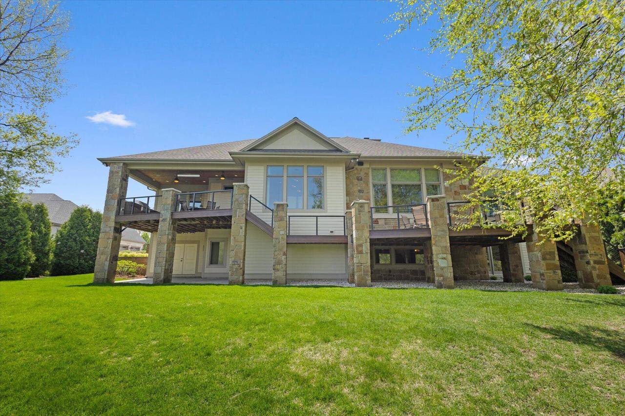 Franklin, WI 53132-7403,7216 W Fox Haven COURT