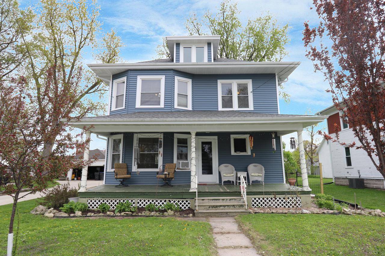 Oostburg, WI 53070-1335,829 Center AVENUE