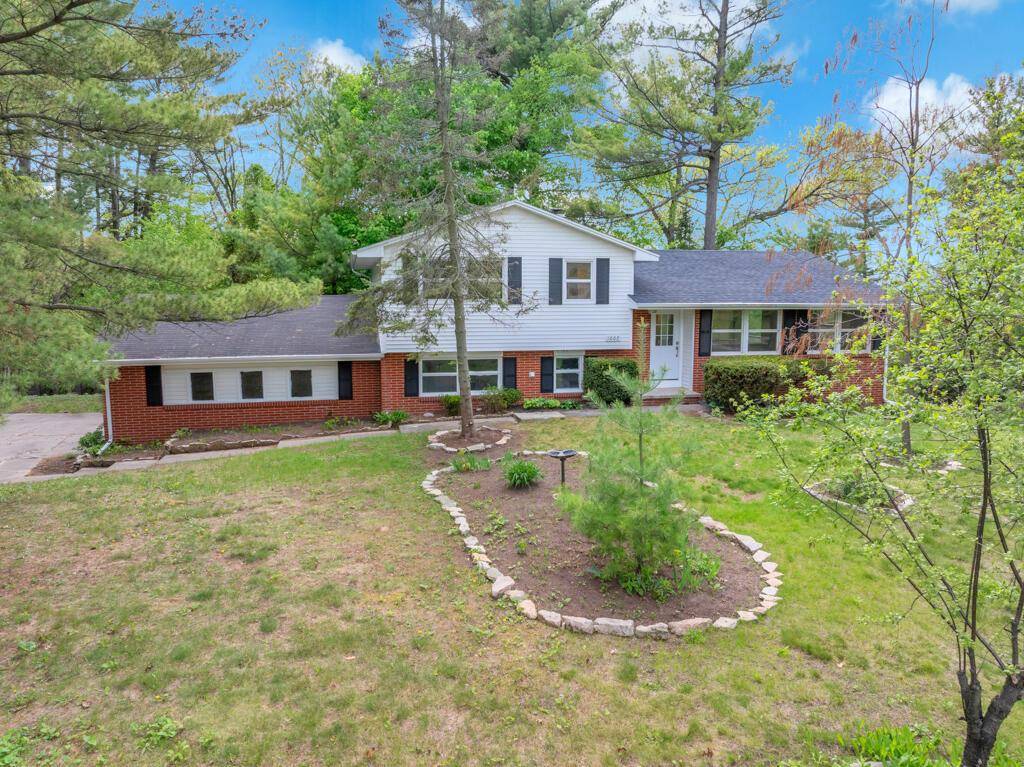 Green Bay, WI 54311-5929,1007 Forest Hill DRIVE