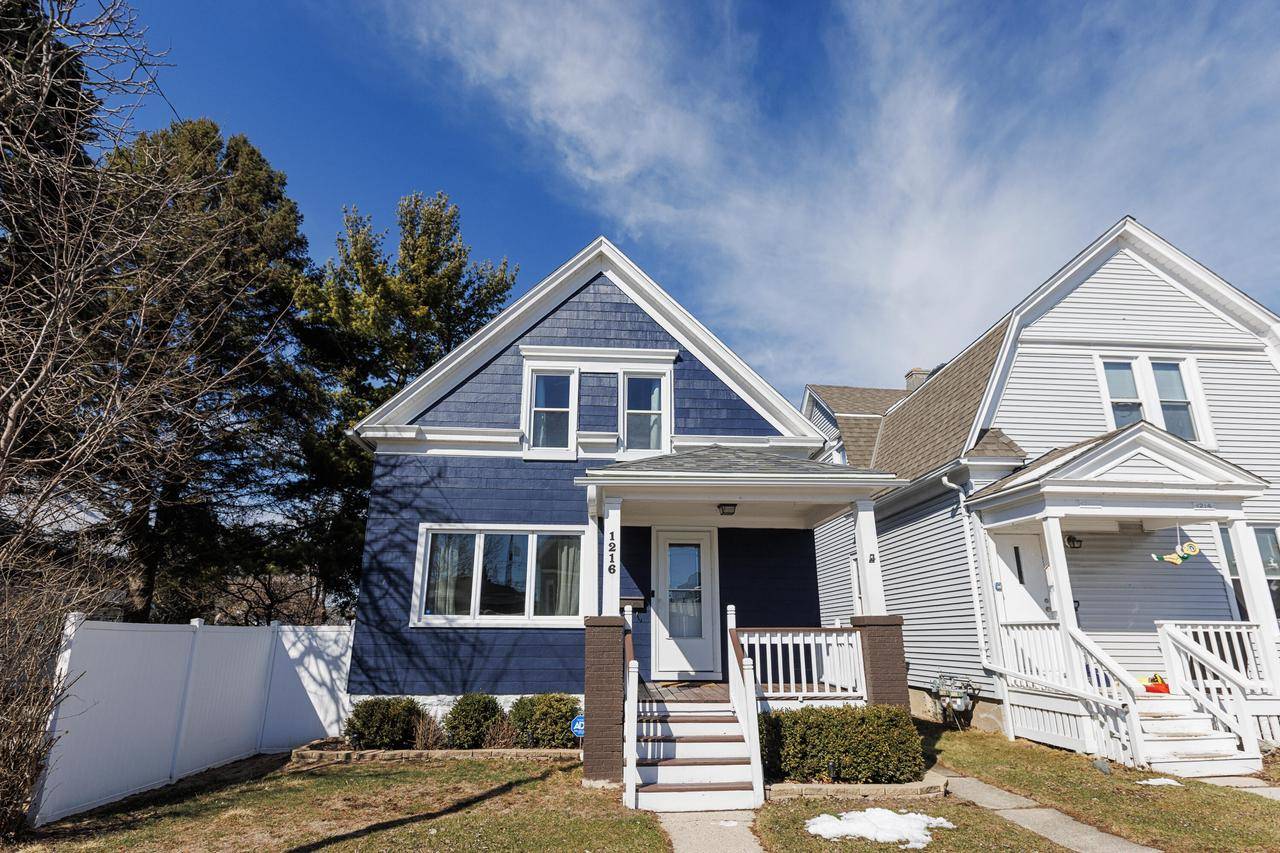 South Milwaukee, WI 53172,1216 Monroe AVENUE