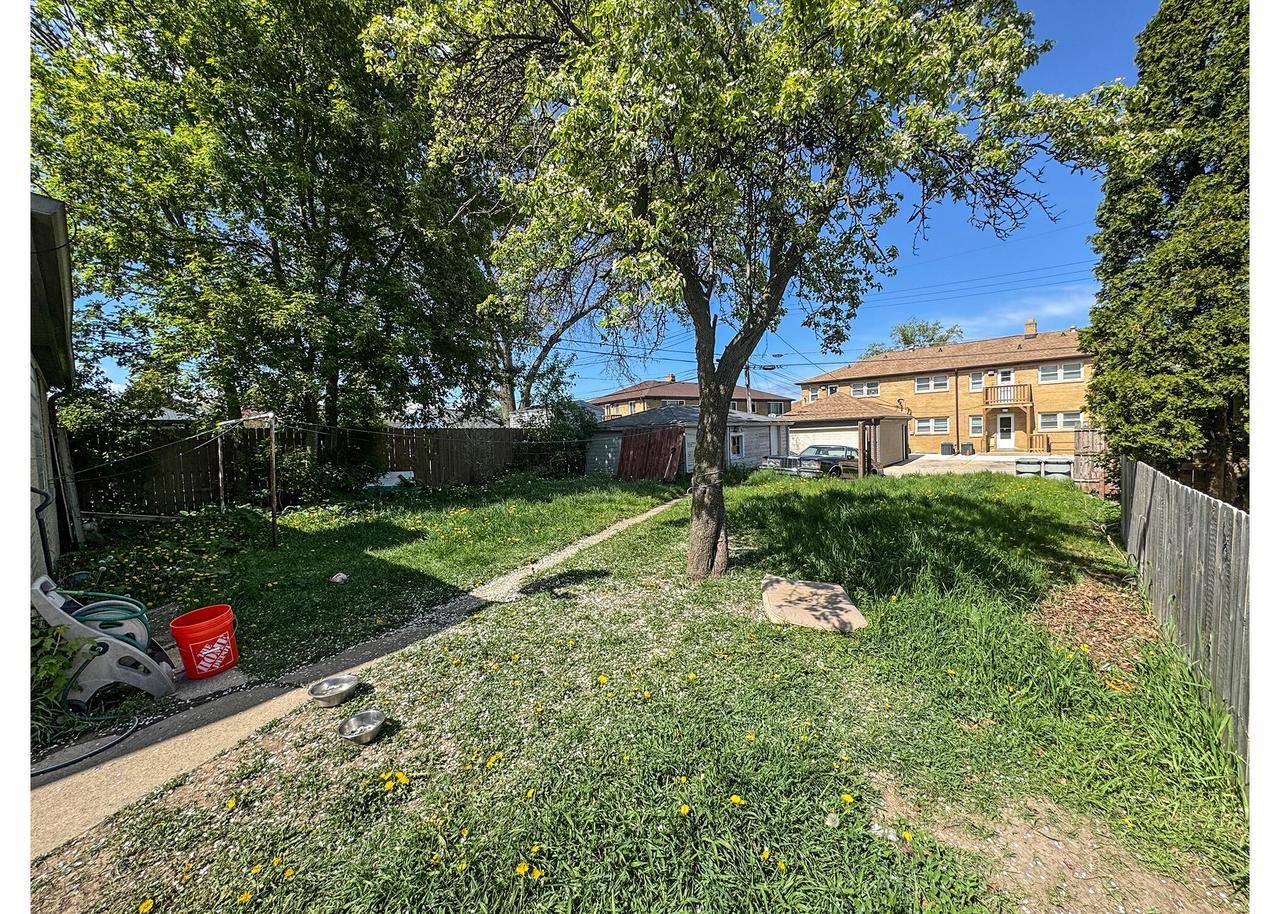 Milwaukee, WI 53216,7248 W Potomac AVENUE