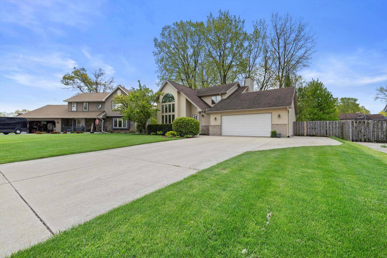 Mount Pleasant, WI 53406,5427 Yorkshire COURT