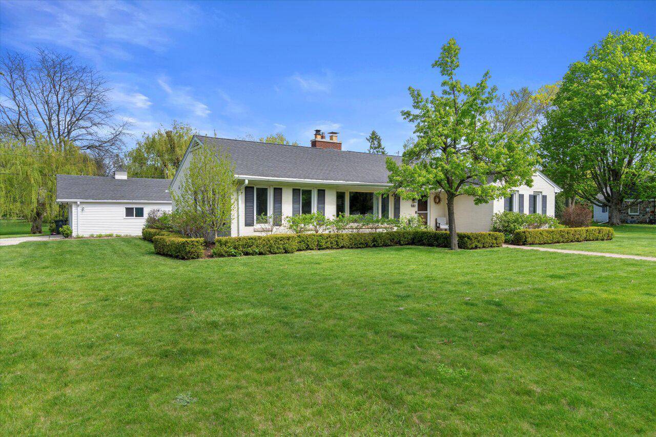 Bayside, WI 53217-1834,9180 N Fielding ROAD
